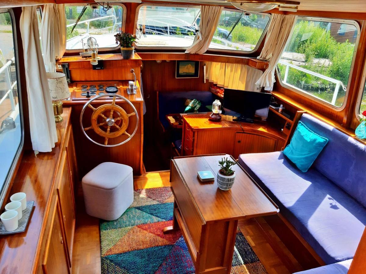 Motor Yacht Amstelle Hotel Amsterdam Exterior photo