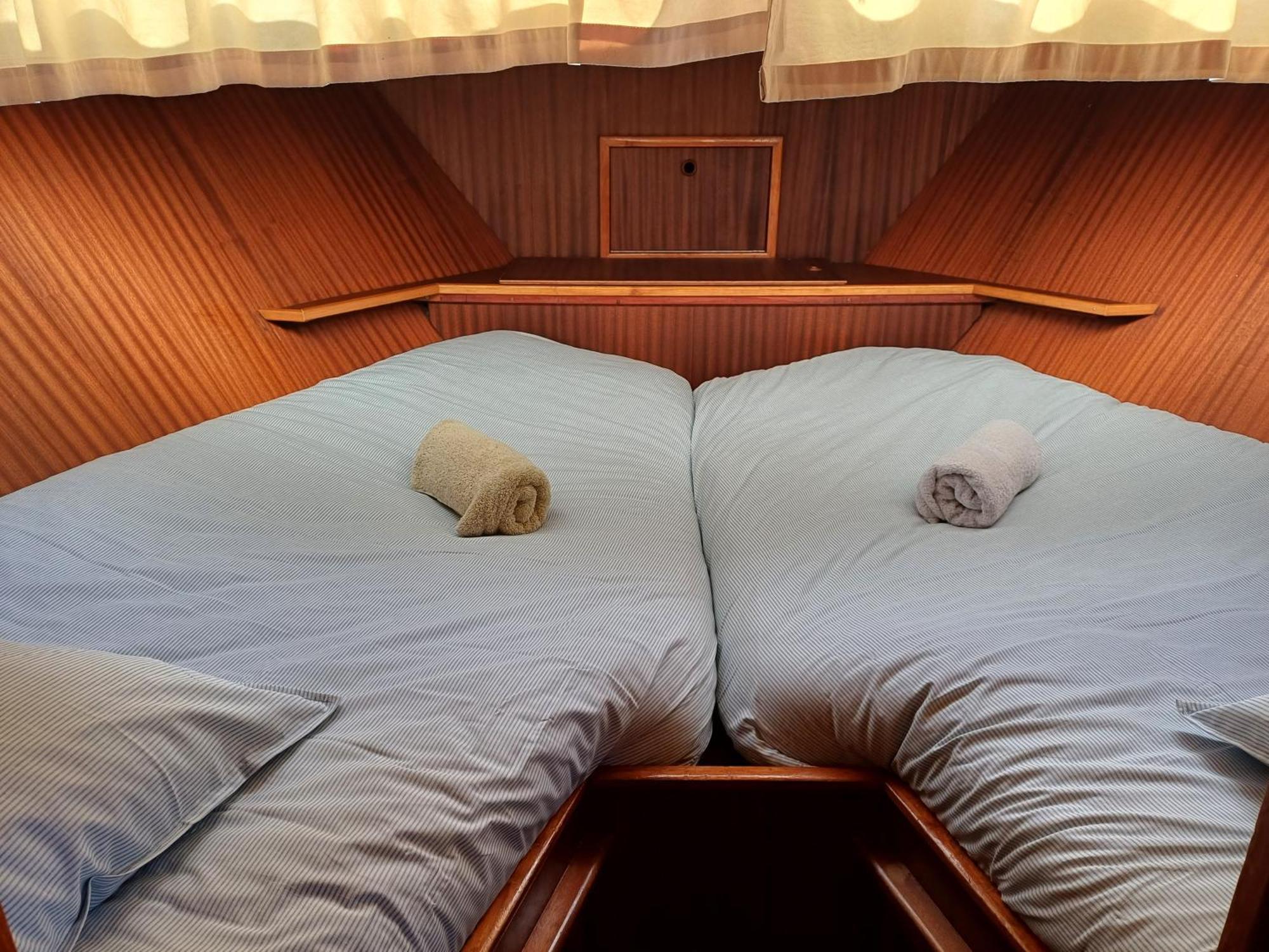 Motor Yacht Amstelle Hotel Amsterdam Exterior photo